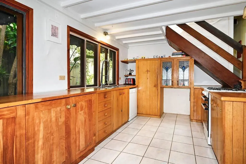 Stylish Family Eco Lodge Yaroomba Holiday home